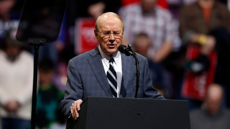 17606000_james-dobson-img.jpg