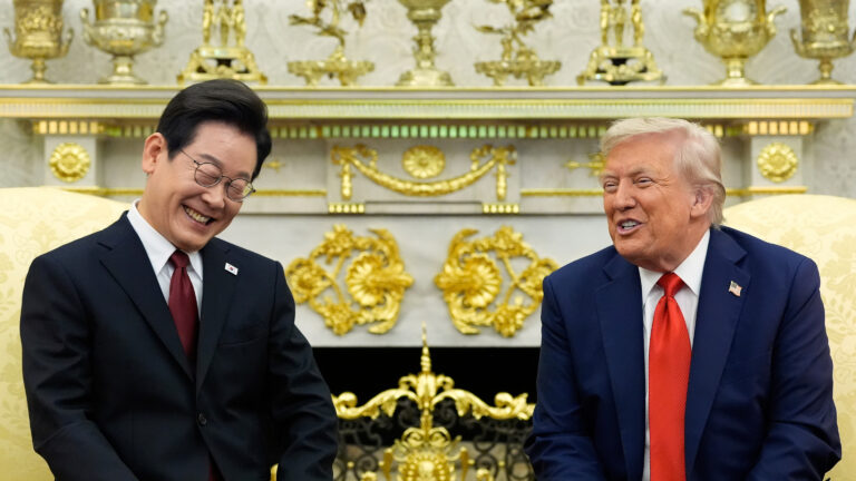 17646530_Trump-South-Korean-President-img.jpg