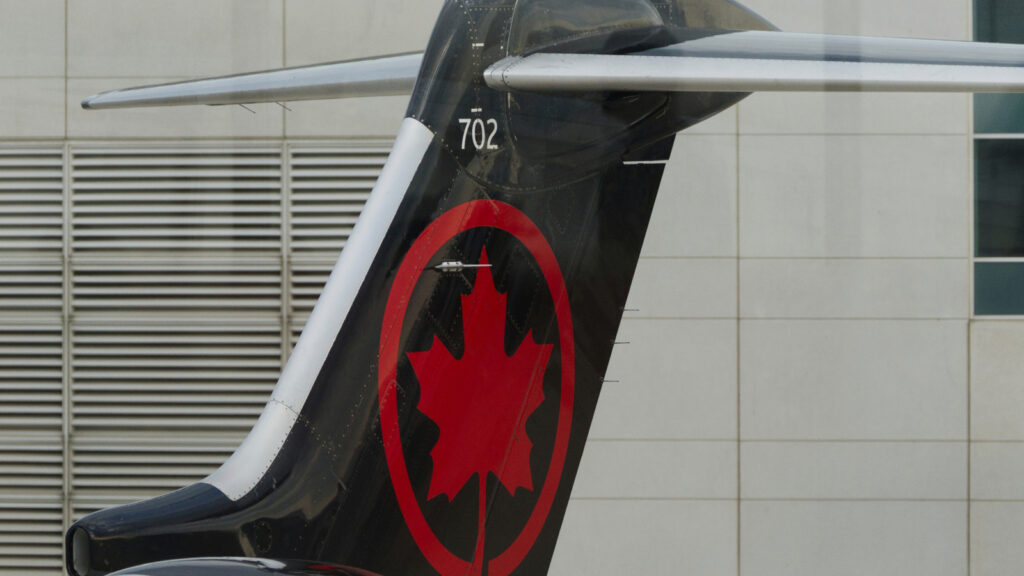 17766216_090725-wls-ap-air-canada-img.jpg