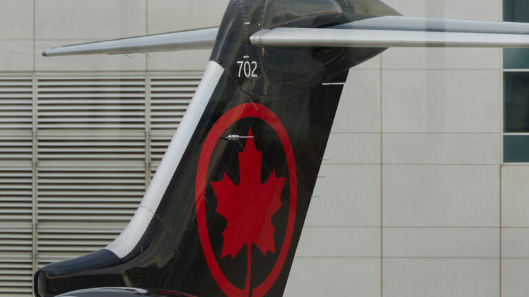 17766216_090725-wls-ap-air-canada-img.jpg