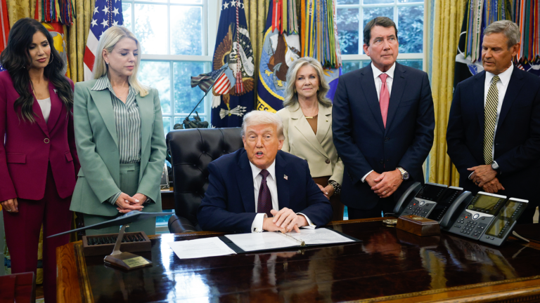 17823077_091525-cc-getty-trump-tenn-gov-img.png
