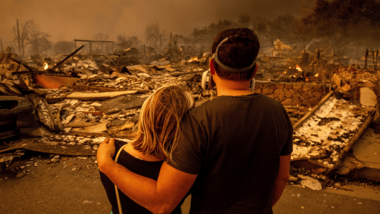 17882074_092525-ap-la-fires-resize-img.png