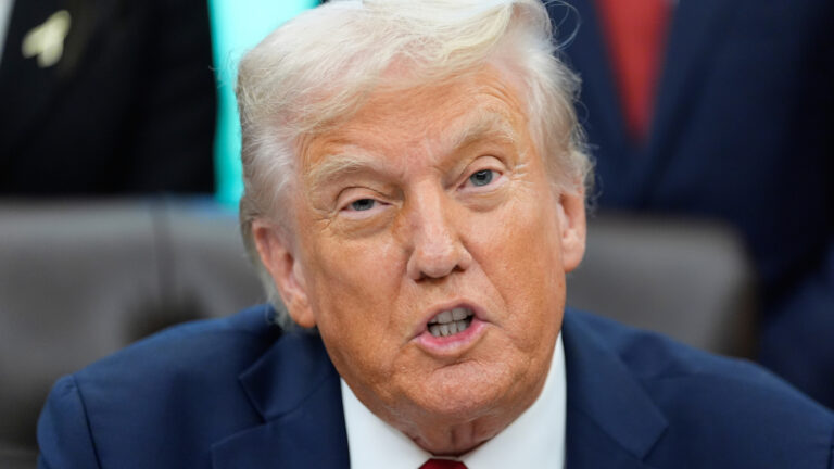 17923329_100225-cc-ap-trump-close-up-img.jpg