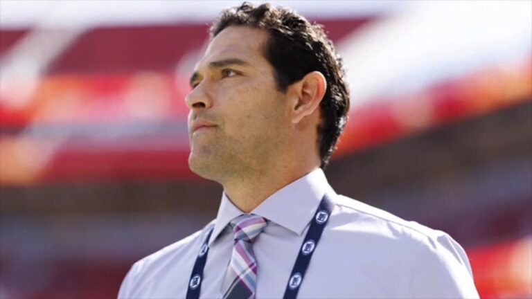 17944745_mark-sanchez-clean-TN-img.jpg