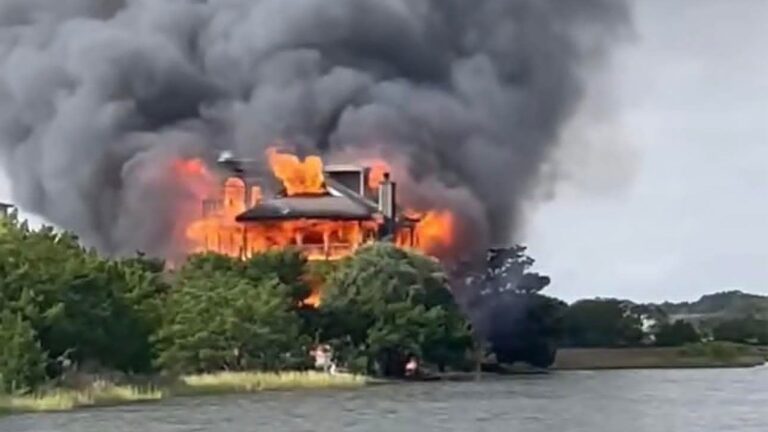 17951023_cnnw-sc-house-judge-fire.JPG