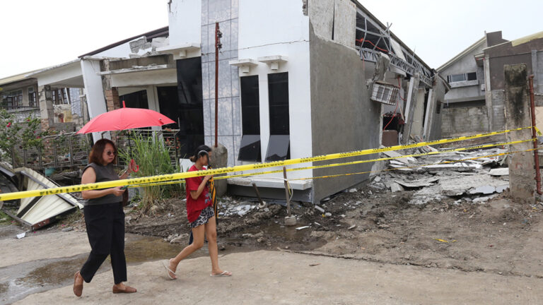 17976234_earthquake-img.jpg