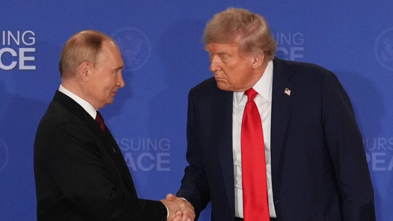 18019278_101625-cc-ap-trump-putin-img.jpg