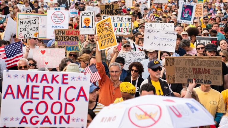 18035078_101825-ap-no-kings-protests-us-img.jpg