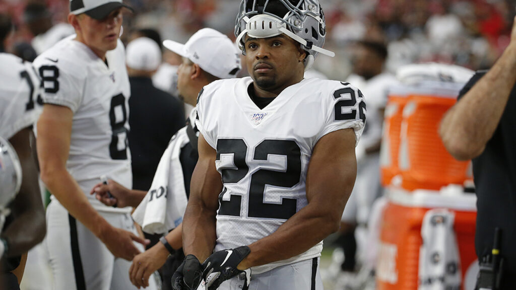 18040247_101925-kgo-ap-doug-martin-img.jpg