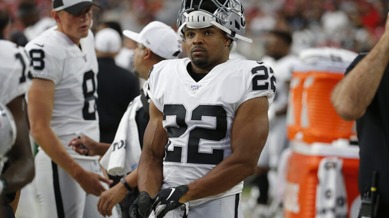 18040247_101925-kgo-ap-doug-martin-img.jpg