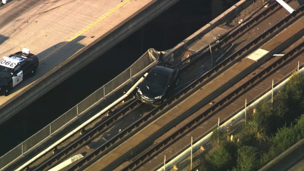 18293291_121625-kgo-sky7-castro-valley-bart-tracks-car-img.jpg