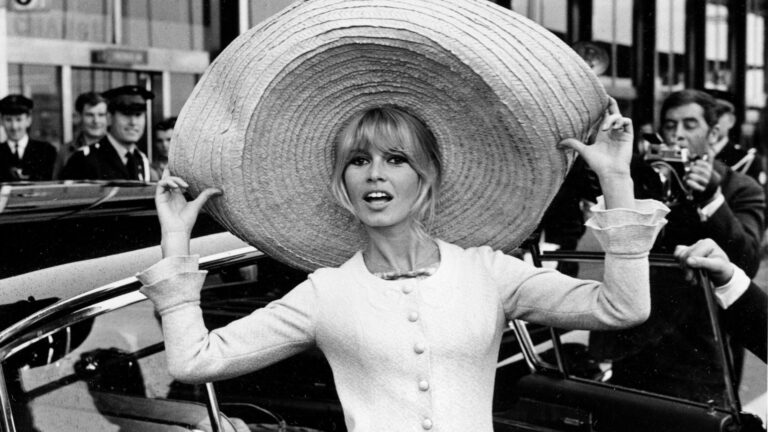 18327152_ap-Brigitte-Bardot-img.jpg