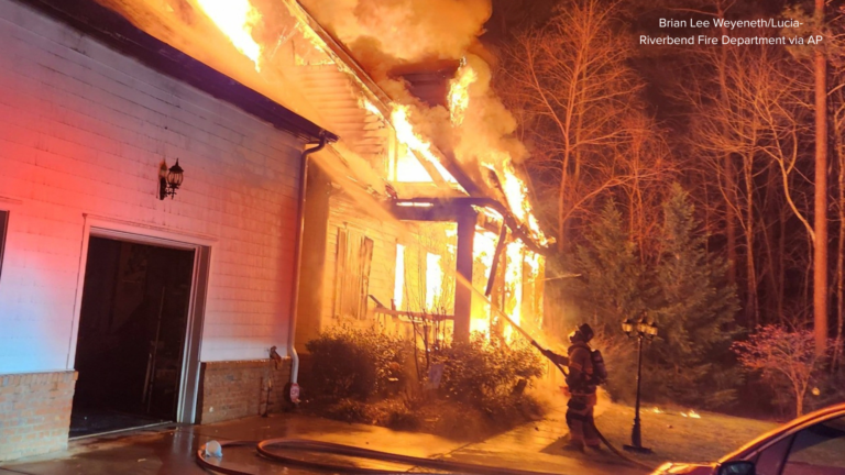 18333155_123025-wpvi-denny-hamlin-parents-house-fire-scene-AP-img.png