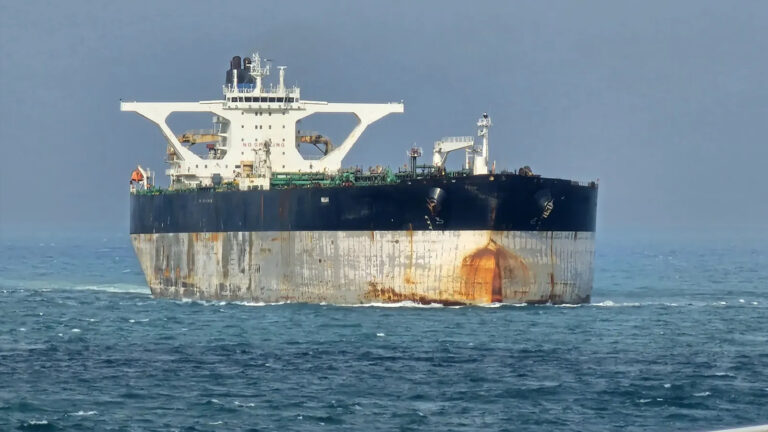 18367111_010726-cc-abc-oil-tanker-img.jpg