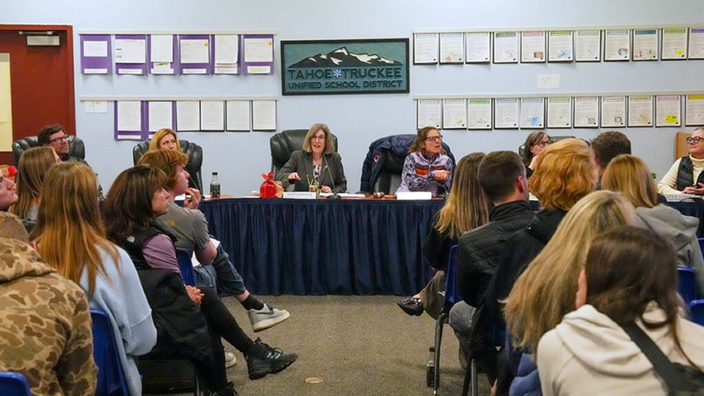 18393872_011226-kgo-ap-tahoe-truckee-school-district-meeting-img.jpg